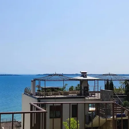 شقة Stella